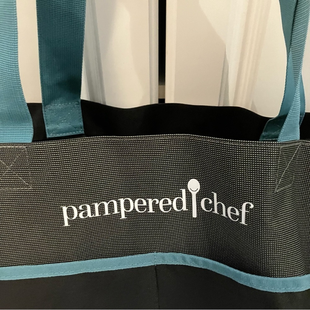 Pampered chef large carry all tote with 2 compartments. EUC! - Picture 2 of 7